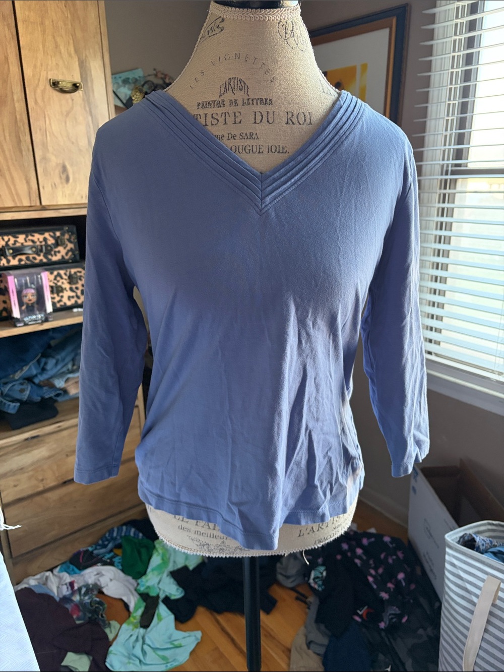 Coldwater Creek V-Neck 3/4 Sleeve Top in Periwinkle - Medium